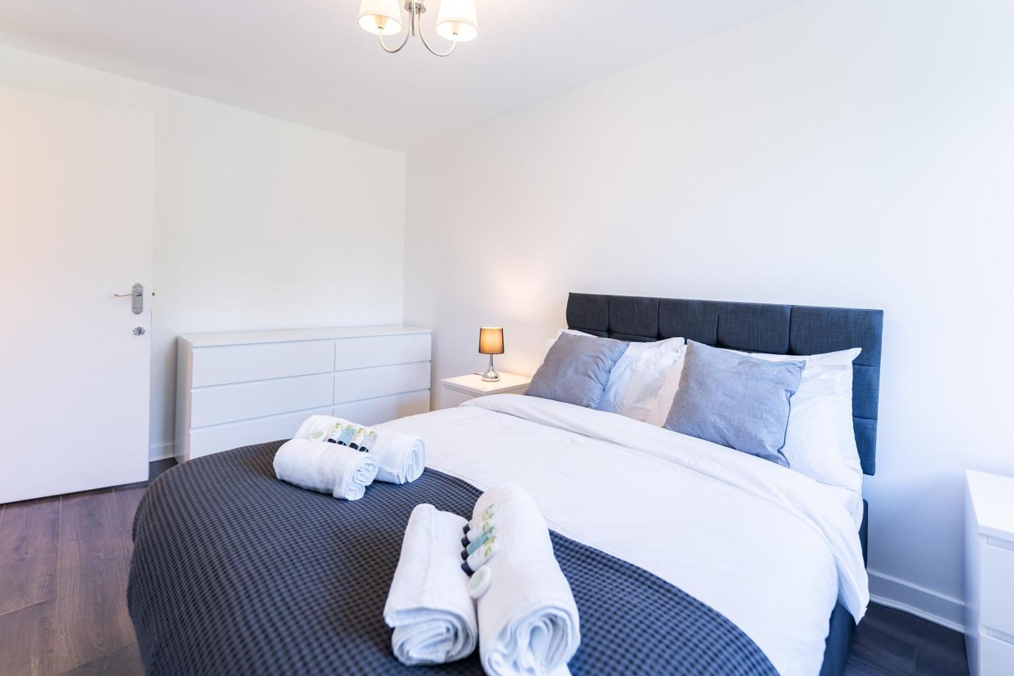 Luxury 3 Bedroom Flat With Balcony In Westbourne Park Лондон Экстерьер фото