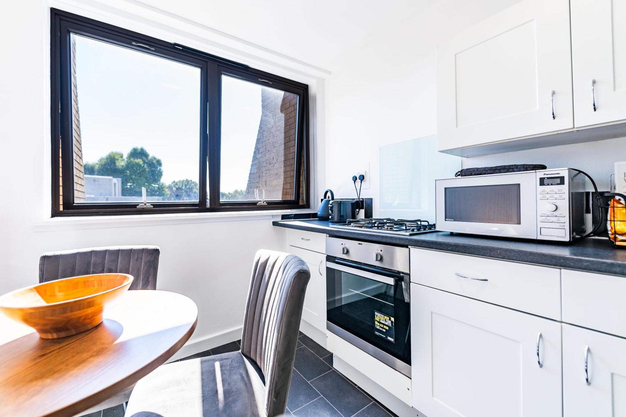 Luxury 3 Bedroom Flat With Balcony In Westbourne Park Лондон Экстерьер фото