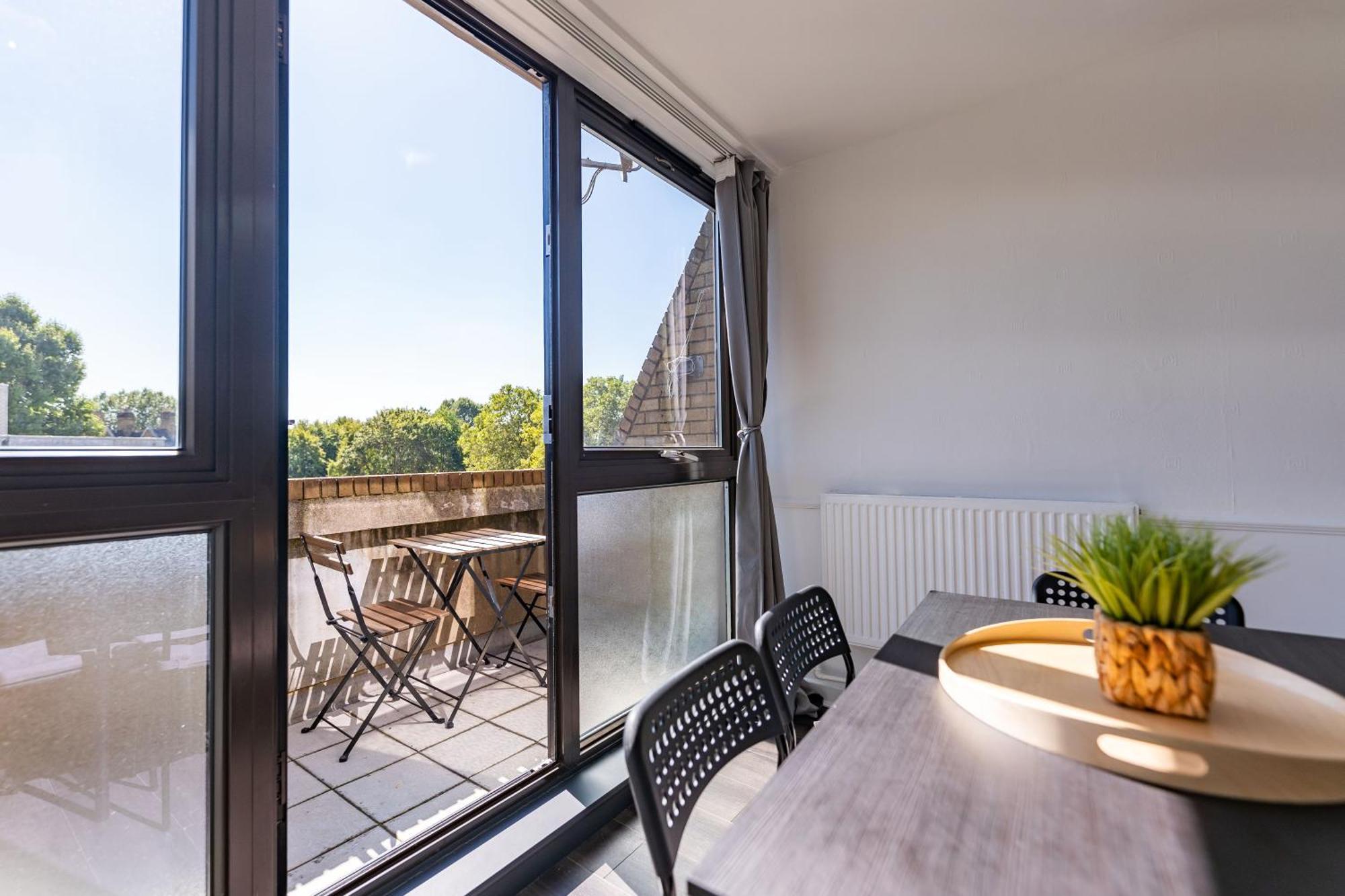 Luxury 3 Bedroom Flat With Balcony In Westbourne Park Лондон Экстерьер фото